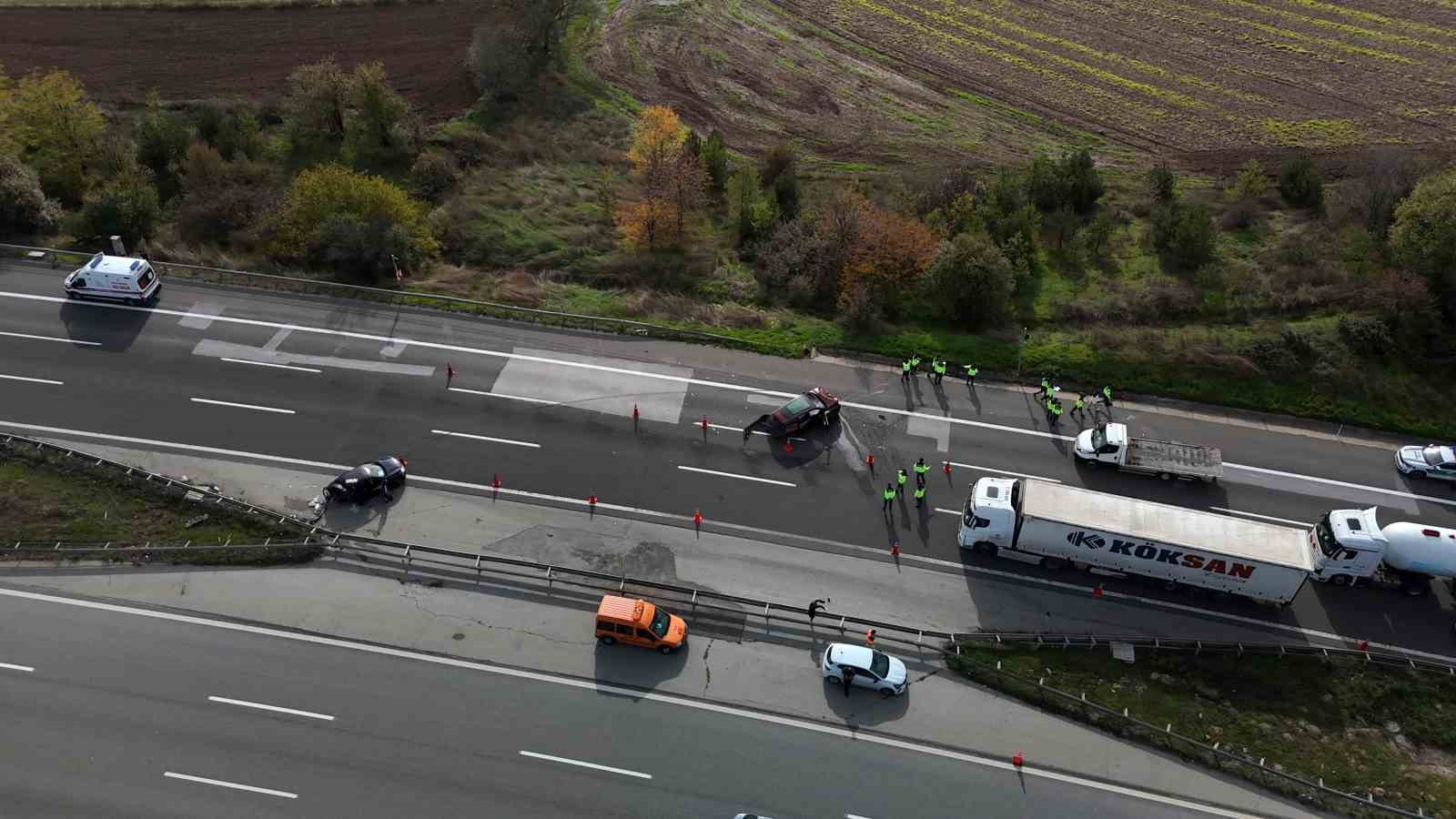 temin-bolu-gecisinde-feci-kaza-1-olu-4-yarali
