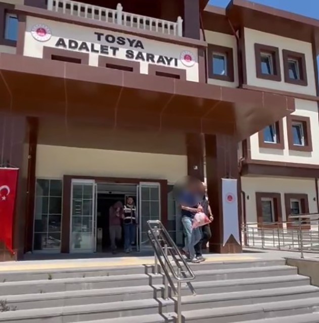 tosyada-2-saniga-uyusturucu-ticaretinden-15ser-yil-hapis-ve-para-cezasi