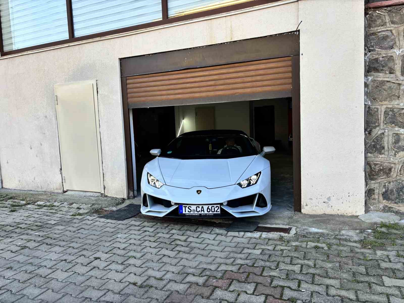 trabzona-lamborghini-ile-geldi-koy-yollarinda-ilgi-odagi-oldu