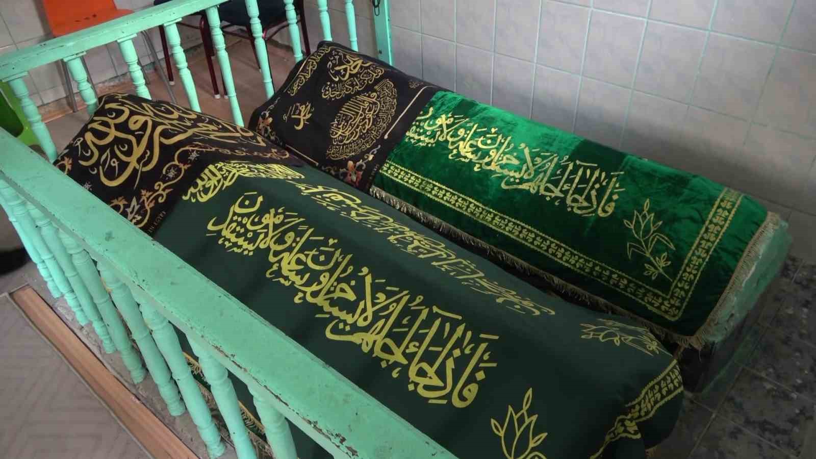 amasyada-kapisina-kilit-vurulan-9-turbeden-5i-yeniden-ziyarete-acildi