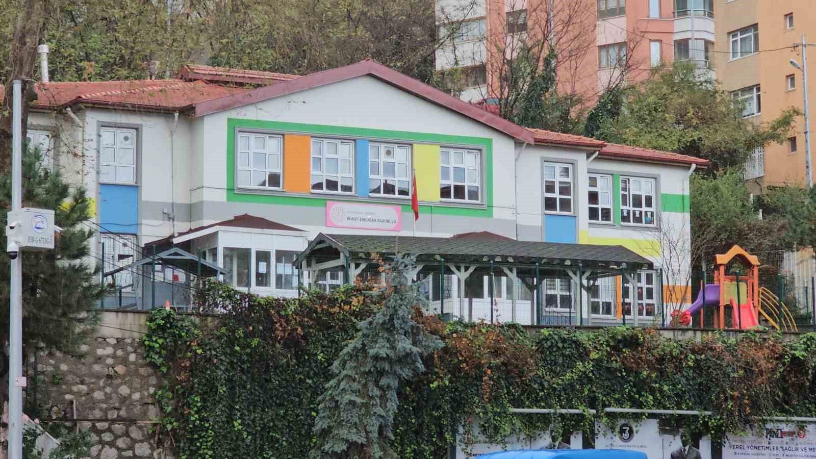 anaokulu-onunde-kayan-kamyonet-4-yasindaki-cocugun-olumune-yol-acti