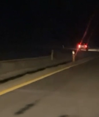 araciyla-ters-seritte-ilerleyen-surucu-tehlike-olusturdu