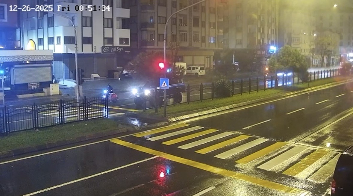 arka-koltuktan-direksiyona-gecti-bir-gencin-olumune-neden-oldu