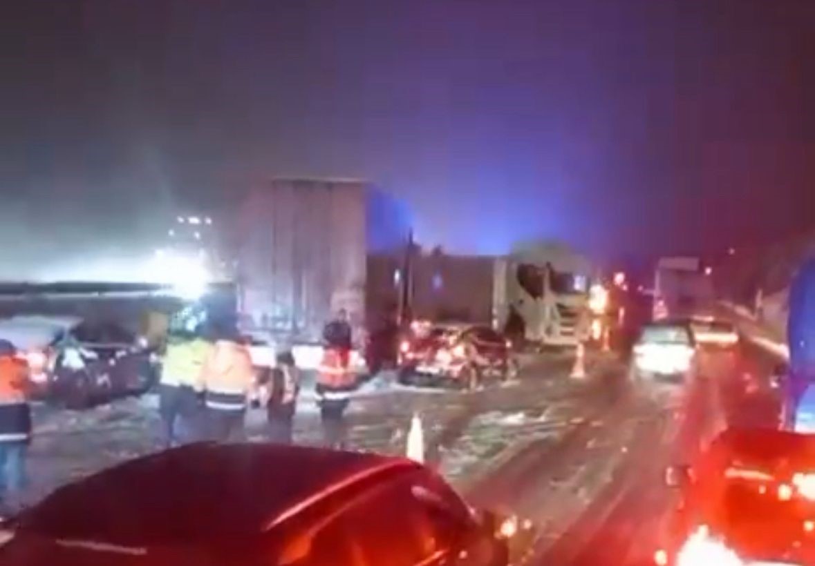 bolu-dagi-tuneli-cikisinda-6-aracli-zincirleme-kaza