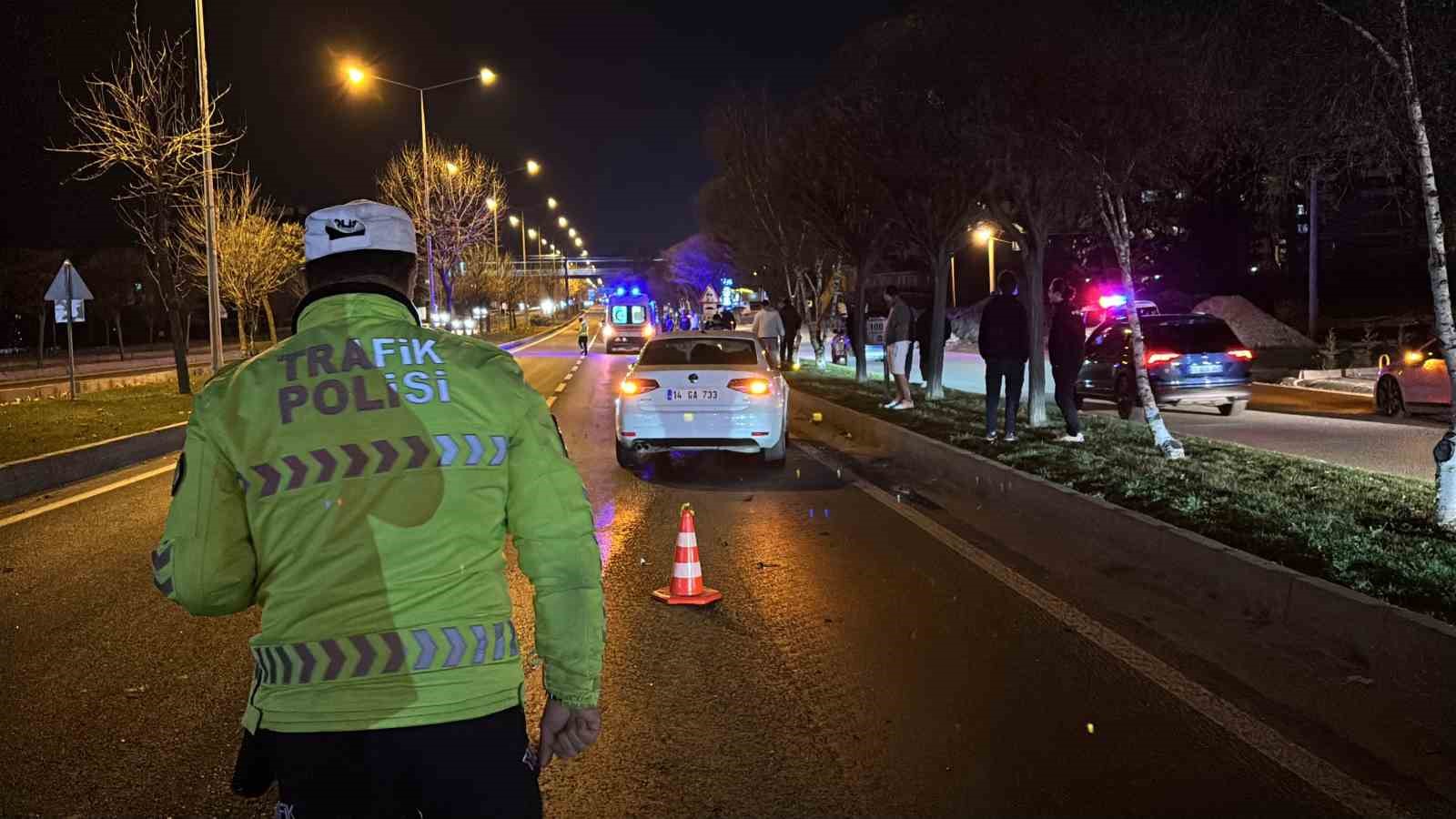 boluda-d-100de-iki-otomobil-carpisti-2-yarali