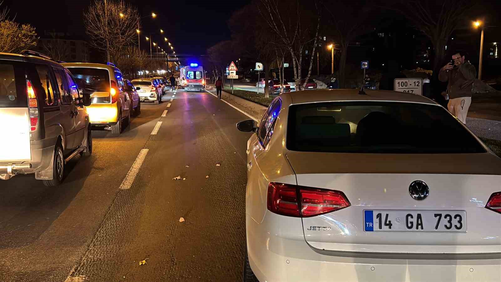 boluda-d-100de-iki-otomobil-carpisti-2-yarali