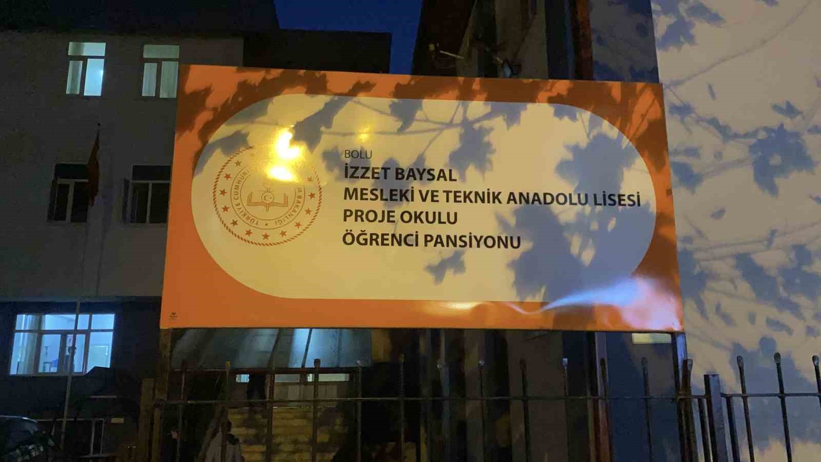 boluda-lise-ogrencisi-tartistigi-cocuk-tarafindan-bicaklandi