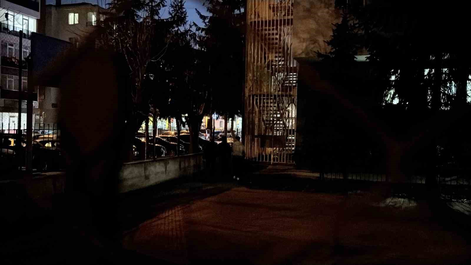 boluda-lise-ogrencisi-tartistigi-cocuk-tarafindan-bicaklandi