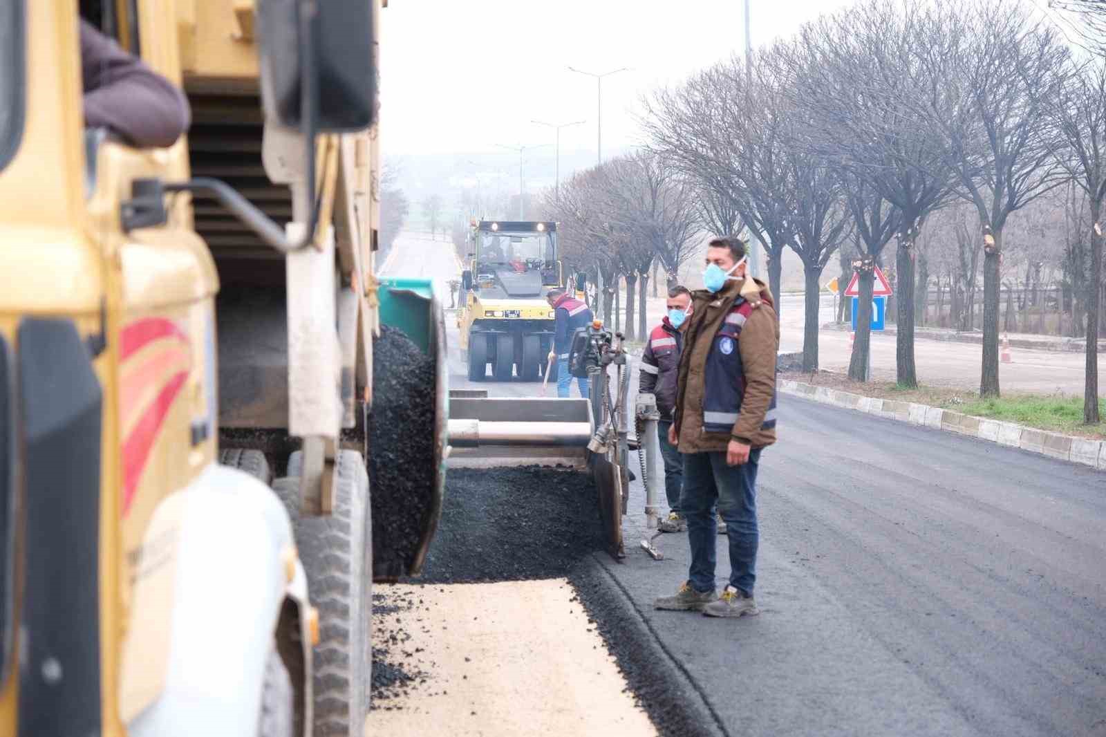 corum-osbye-bin-700-ton-asfalt-serildi