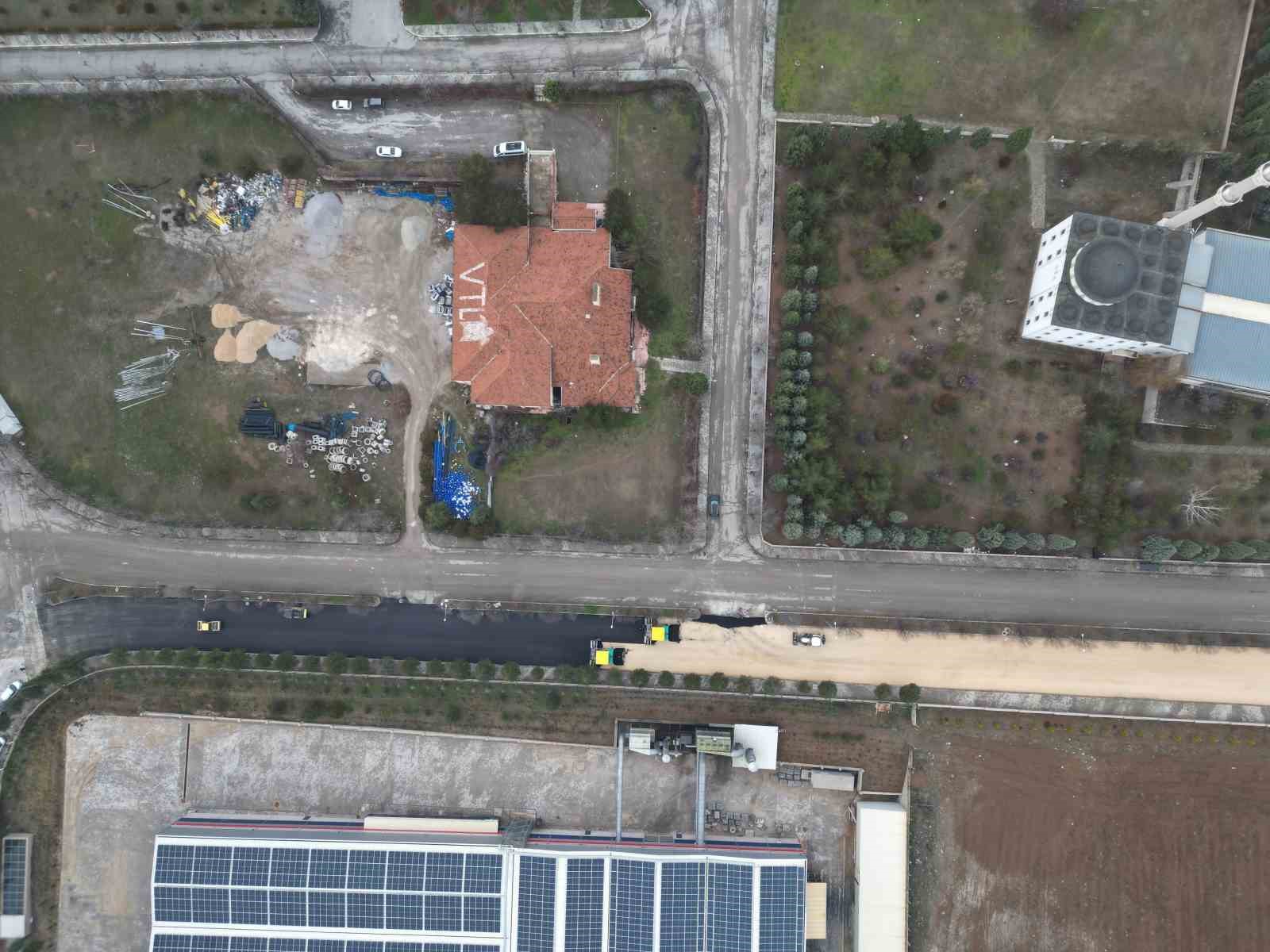 corum-osbye-bin-700-ton-asfalt-serildi