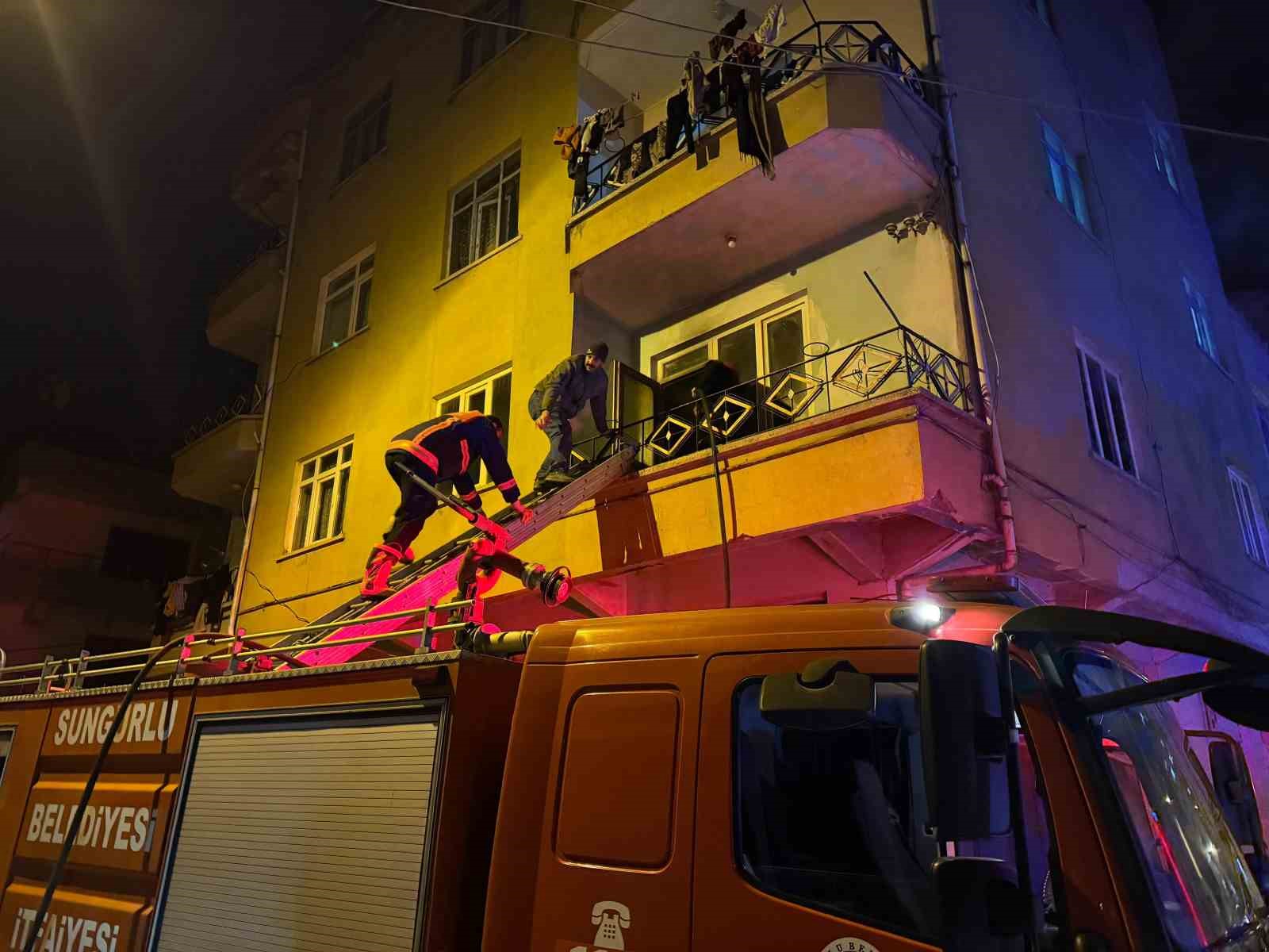 corumda-apartmanda-cikan-yanginda-10-kisi-dumandan-etkilendi