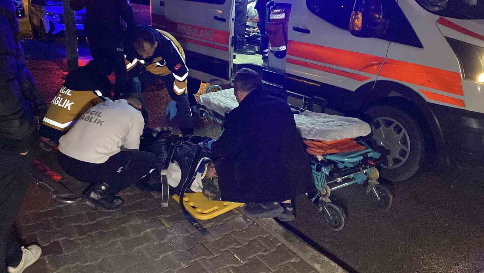 corumda-motosiklet-yayaya-carpti-2-yarali