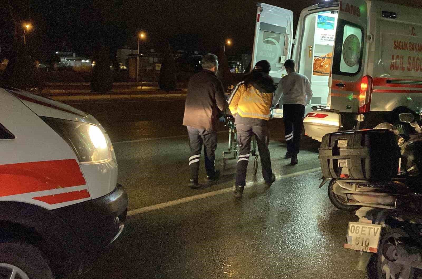 corumda-motosiklet-yayaya-carpti-2-yarali