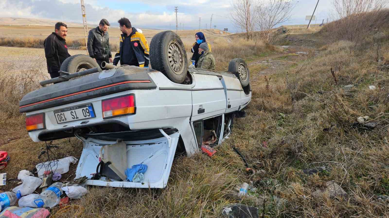 corumda-otomobil-tarlaya-uctu-2-yarali