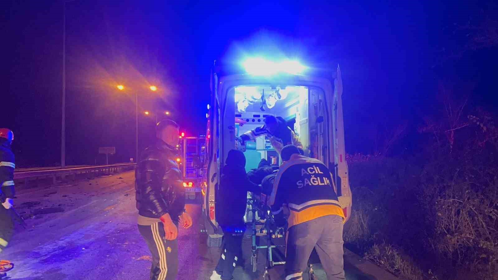 corumda-otomobil-tira-carpti-1-olu