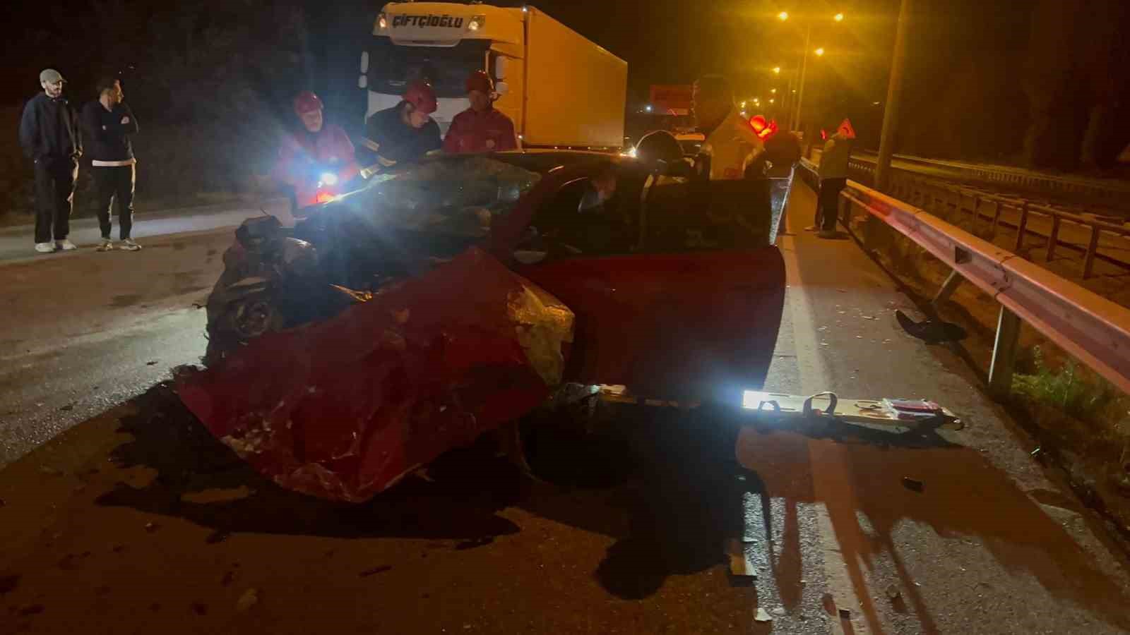 corumda-otomobil-tira-carpti-1-olu