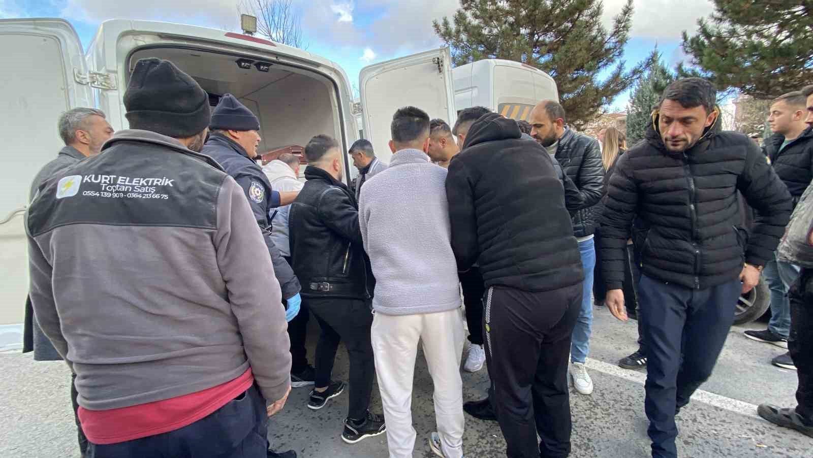 corumda-park-halindeki-otomobilde-30-yasindaki-sahis-olu-bulundu