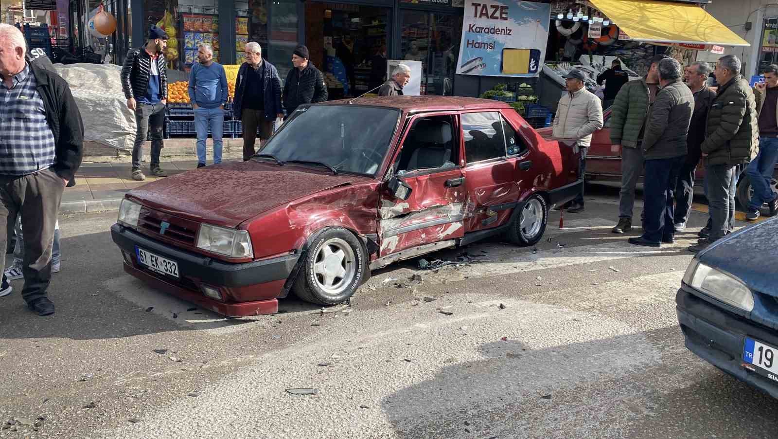 corumda-uc-arac-carpisti-suruculer-burnu-bile-kanamadan-kurtuldu