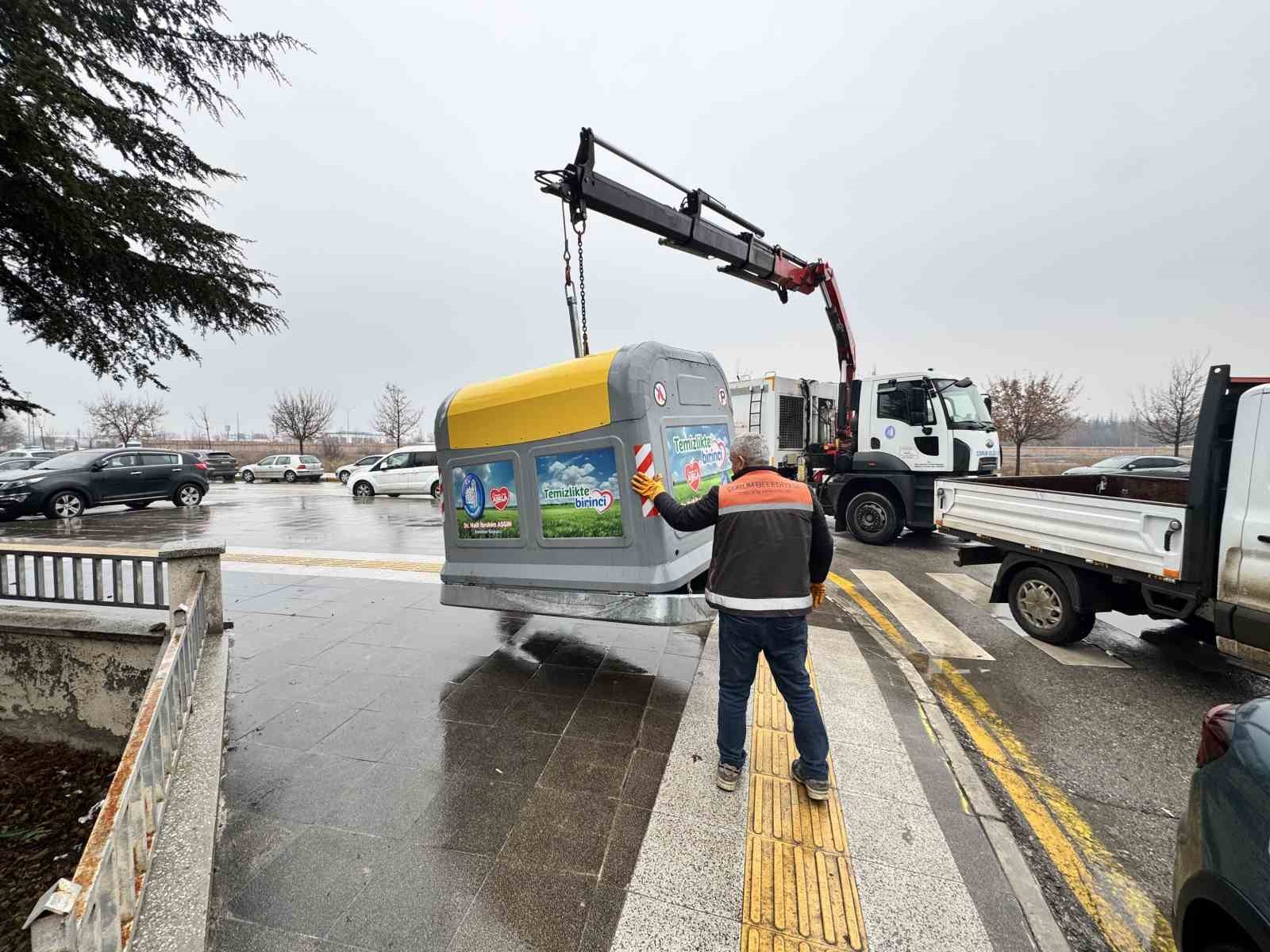 corumda-yeni-cop-konteynerleri-yerlestirilmeye-baslandi