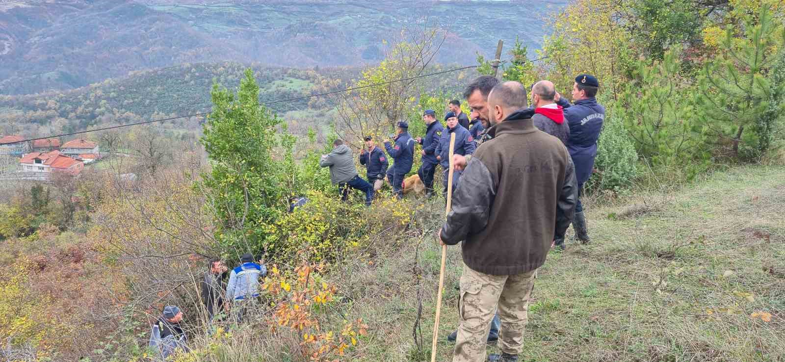 defne-toplarken-kaybolan-kadinin-cansiz-bedeni-bulundu-o-anlar-iha-kameralarina-yansidi