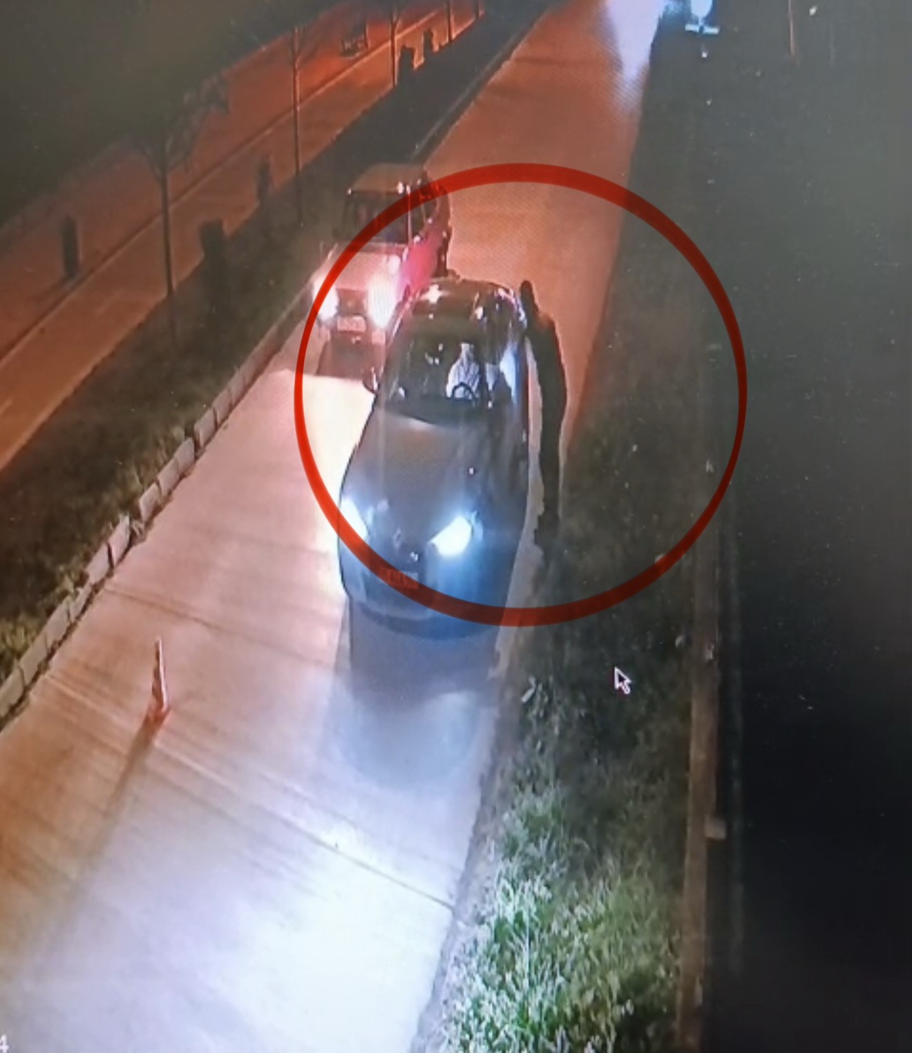 dehset-sacan-aracin-polise-carpma-ani-kameraya-yansidi