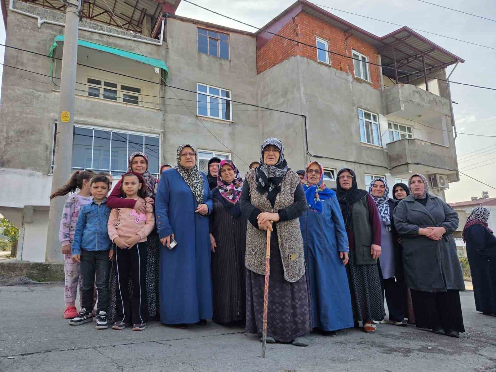 dogal-gaz-10-metre-otede-mahalleli-yillardir-beklemede