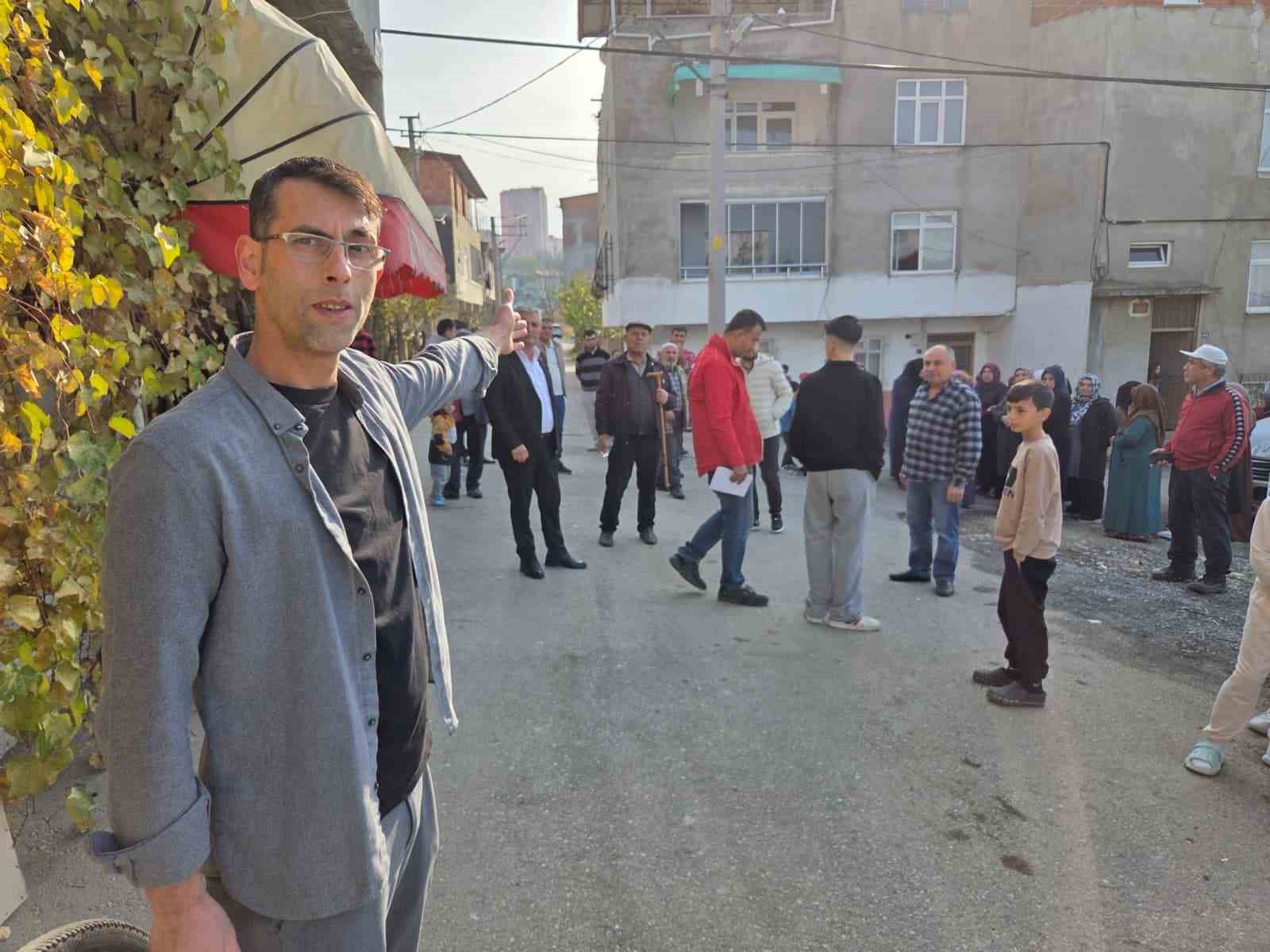 dogal-gaz-10-metre-otede-mahalleli-yillardir-beklemede