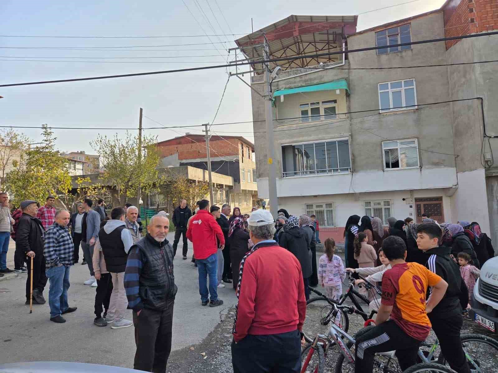 dogal-gaz-10-metre-otede-mahalleli-yillardir-beklemede