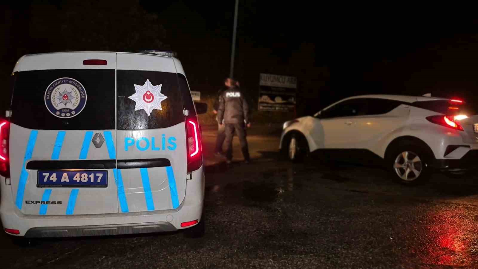 dur-ihtarina-uymayan-surucu-polisten-30-kilometre-kacabildi