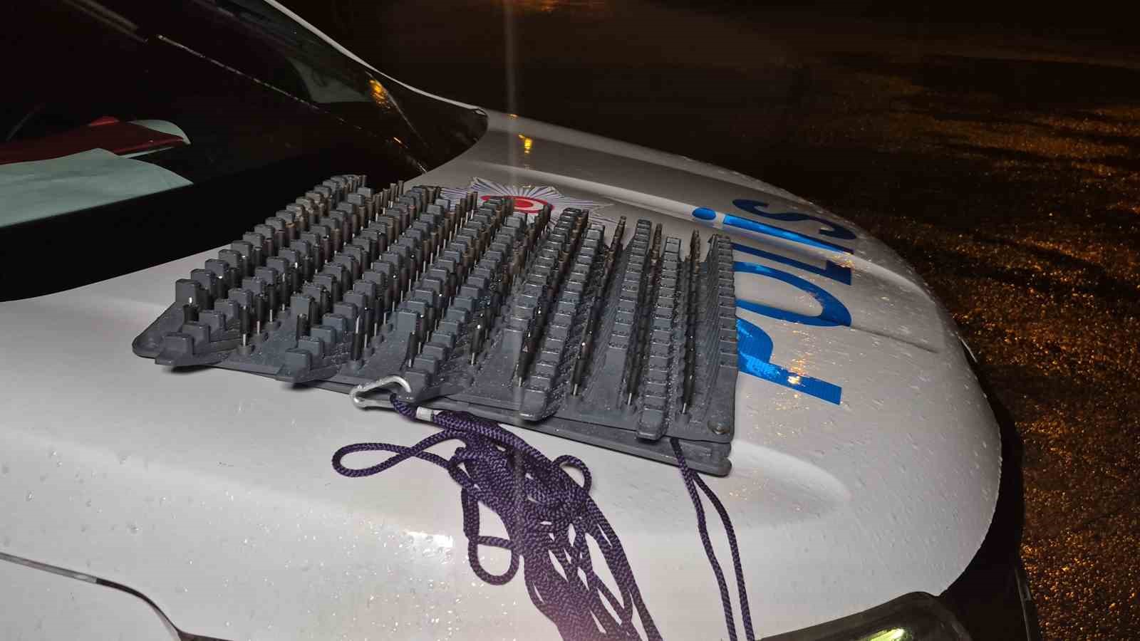 dur-ihtarina-uymayan-surucu-polisten-30-kilometre-kacabildi