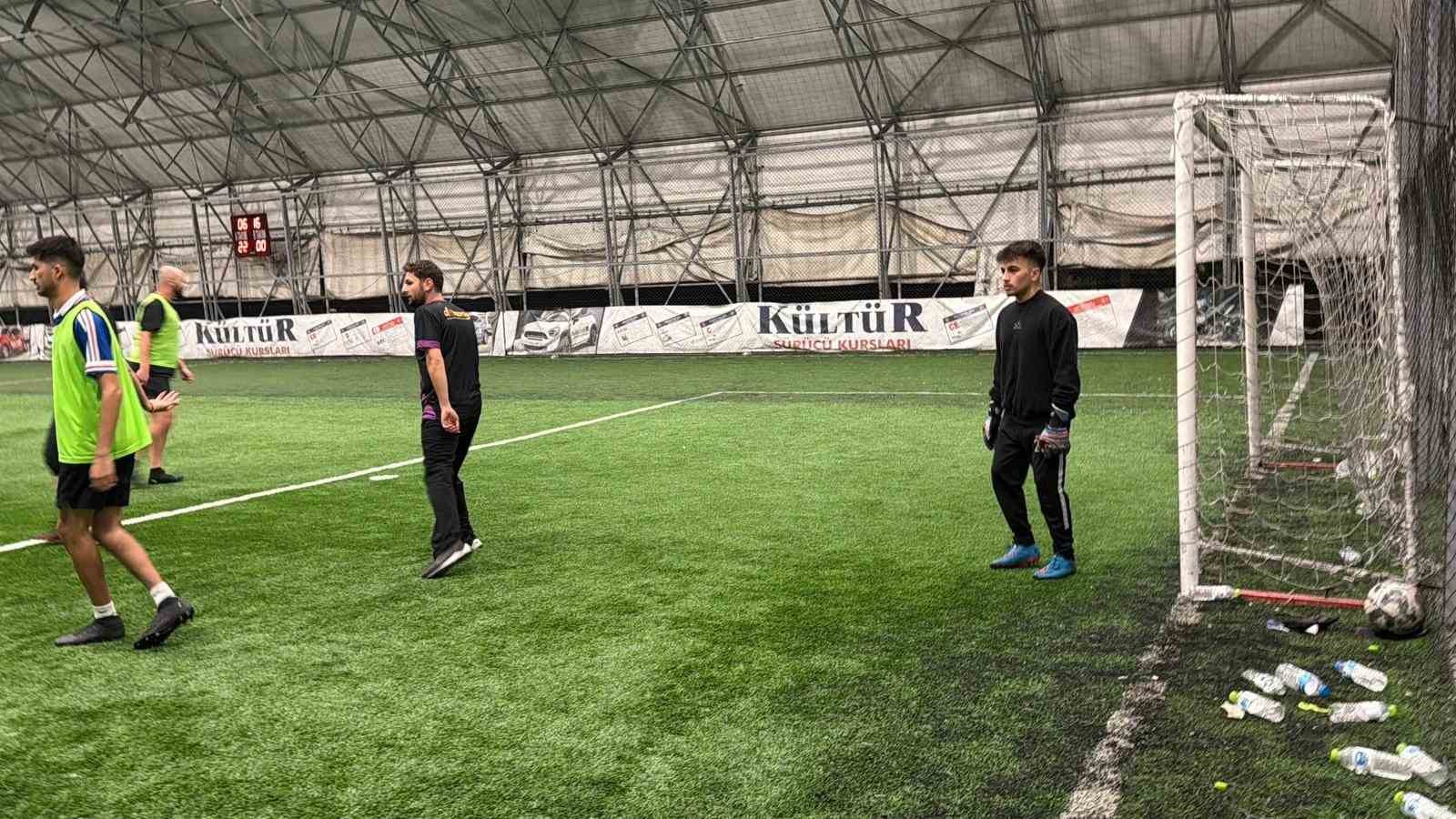 duzcede-iletisim-fakultesi-ogrencisinin-ilginc-gelir-kapisi