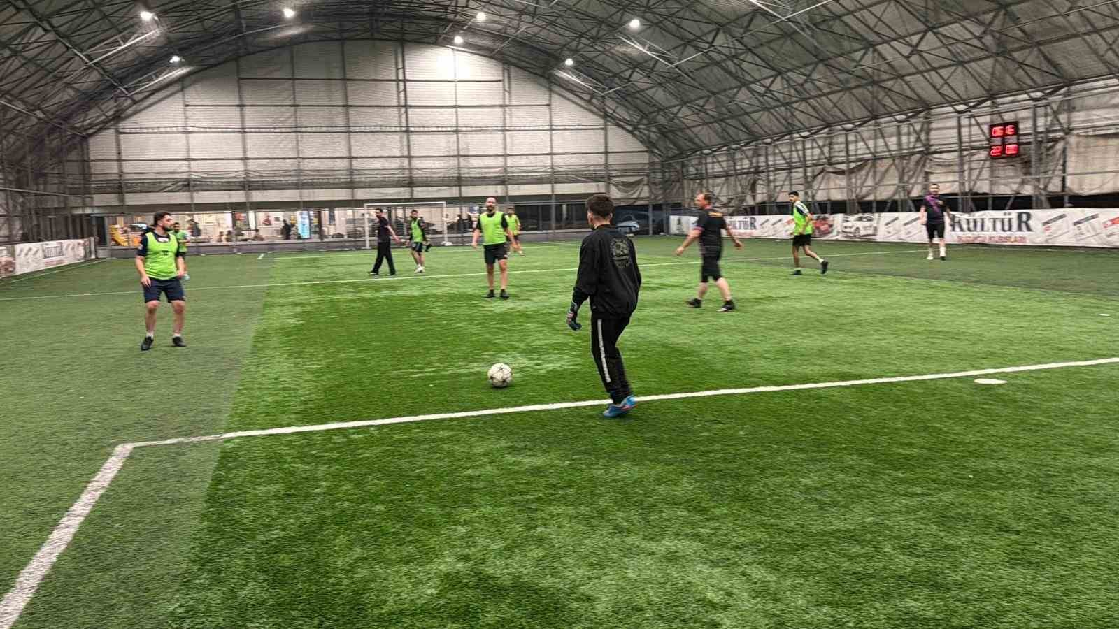 duzcede-iletisim-fakultesi-ogrencisinin-ilginc-gelir-kapisi