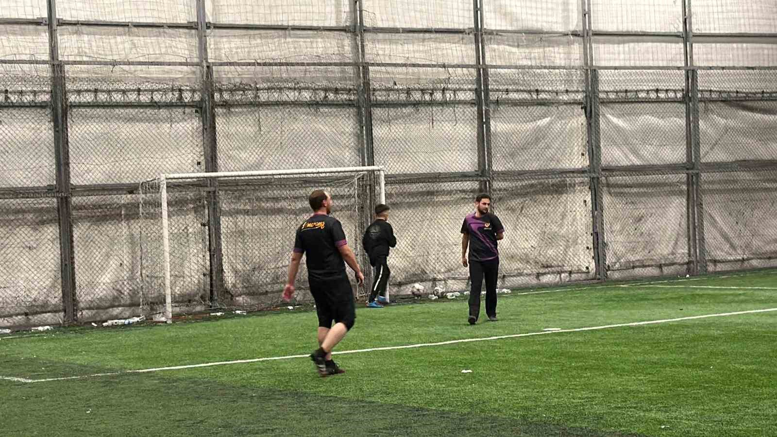 duzcede-iletisim-fakultesi-ogrencisinin-ilginc-gelir-kapisi