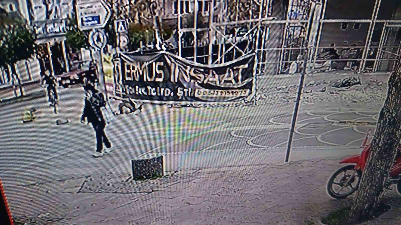 fenalasarak-yere-dusen-yasli-adam-hastanede-yasam-savasi-veriyor