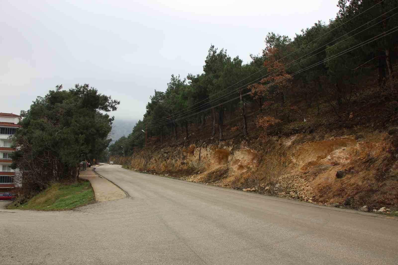 ferhat-diyari-amasyada-pekmez-icin-dagi-deldiler-goren-sasti-kaldi