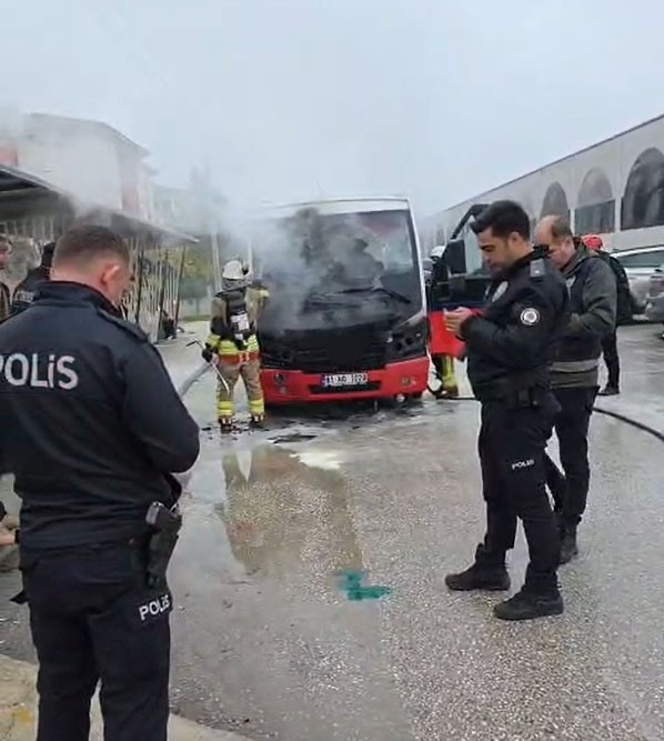 halk-otobusu-alev-alev-yandi