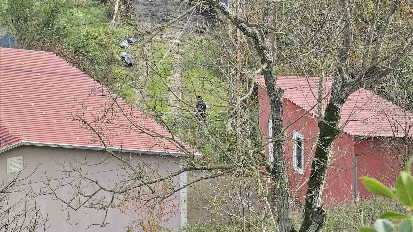 hasta-ziyaretinden-donerken-annesiyle-kursunlarin-hedefi-oldu