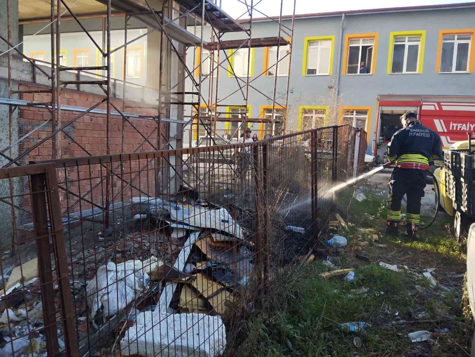 insaat-atiklarinin-alev-almasi-panige-yol-acti