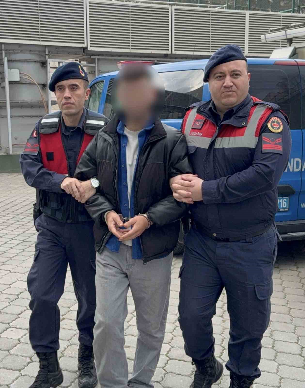 jandarmadan-uyusturucu-operasyonu-1-gozalti