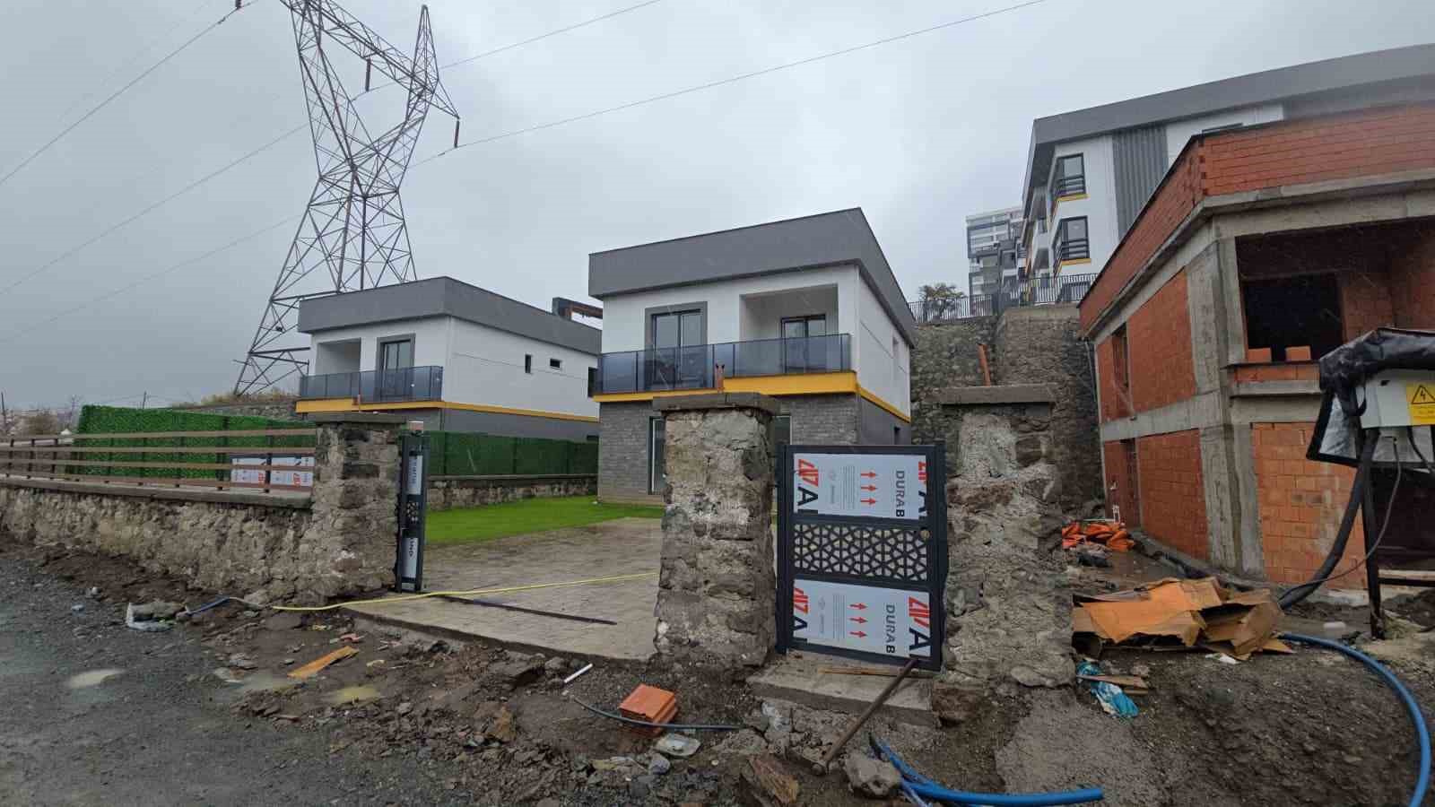 kamyona-carpan-otomobil-hurdaya-dondu-1-olu-2-yarali