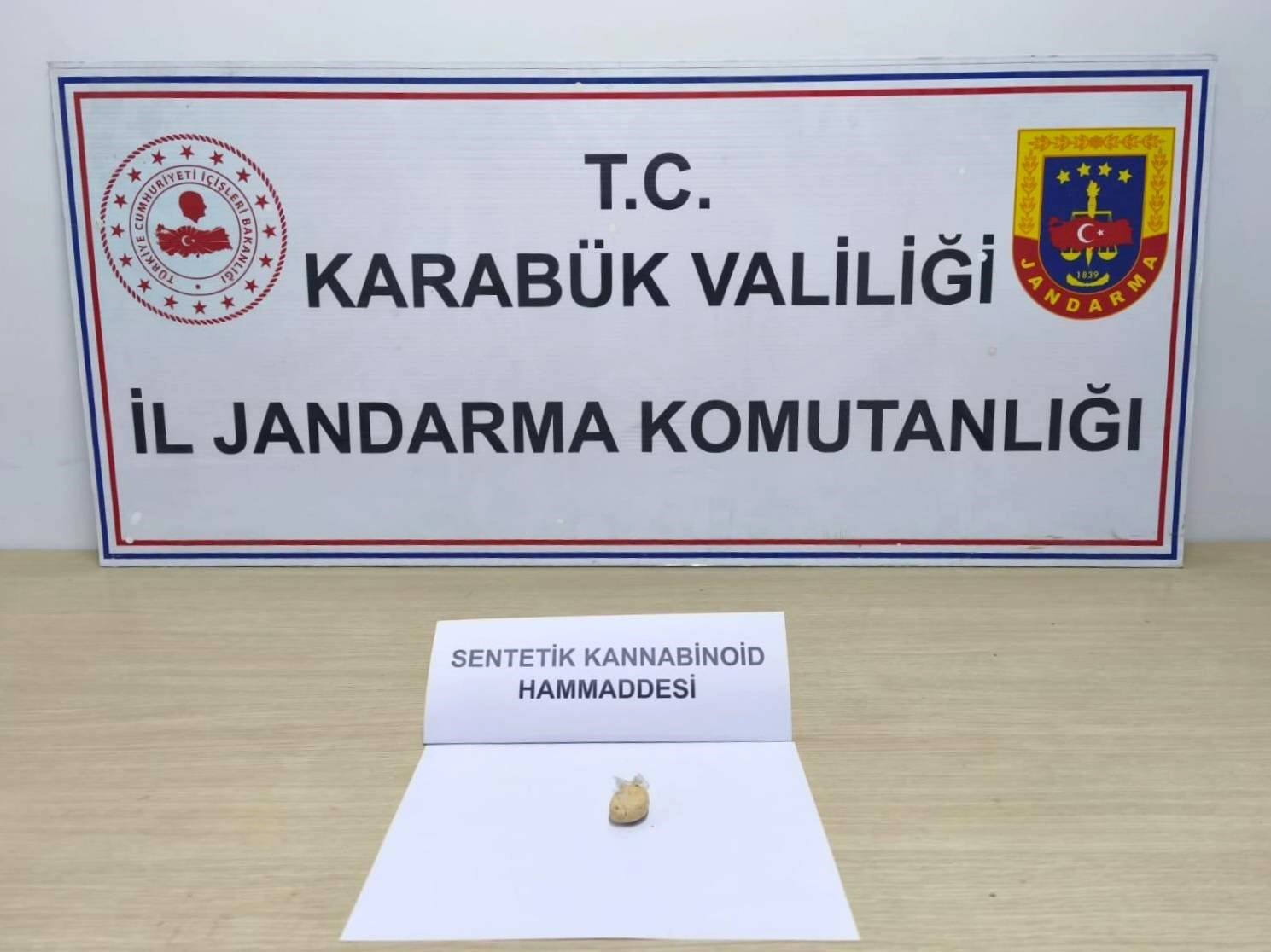 karabukte-70-adet-sentetik-ecza-hap-ele-gecirildi