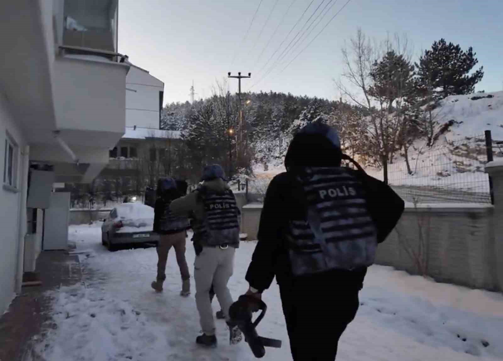 kastamonuda-deas-operasyonu-4-gozalti