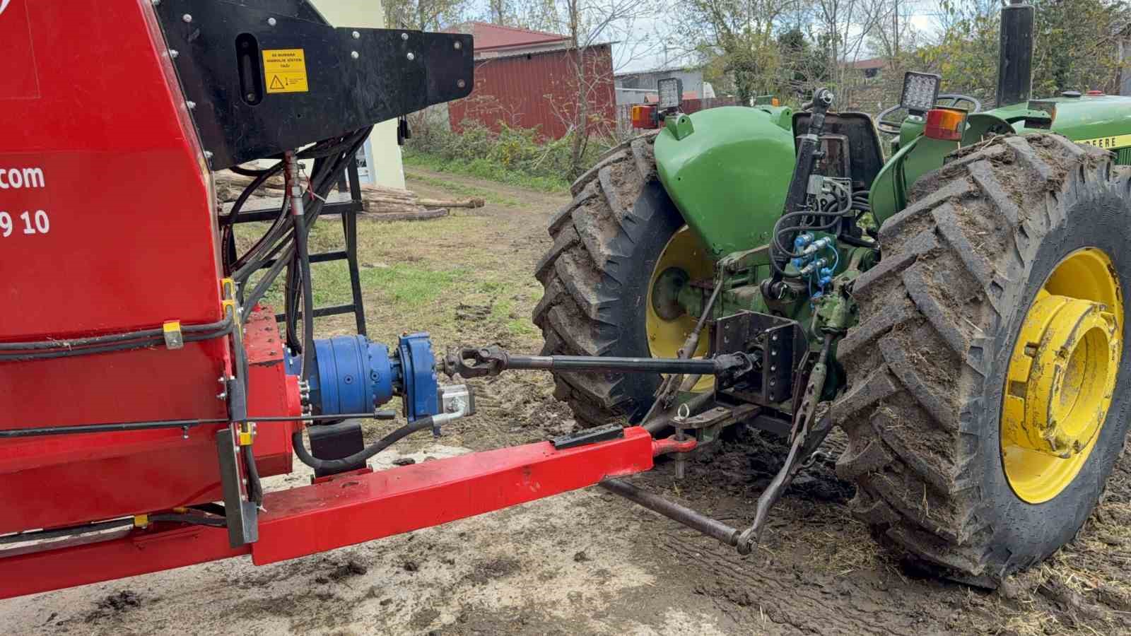 kolunu-silaj-makinesine-kaptiran-cocuk-hayatini-kaybetti