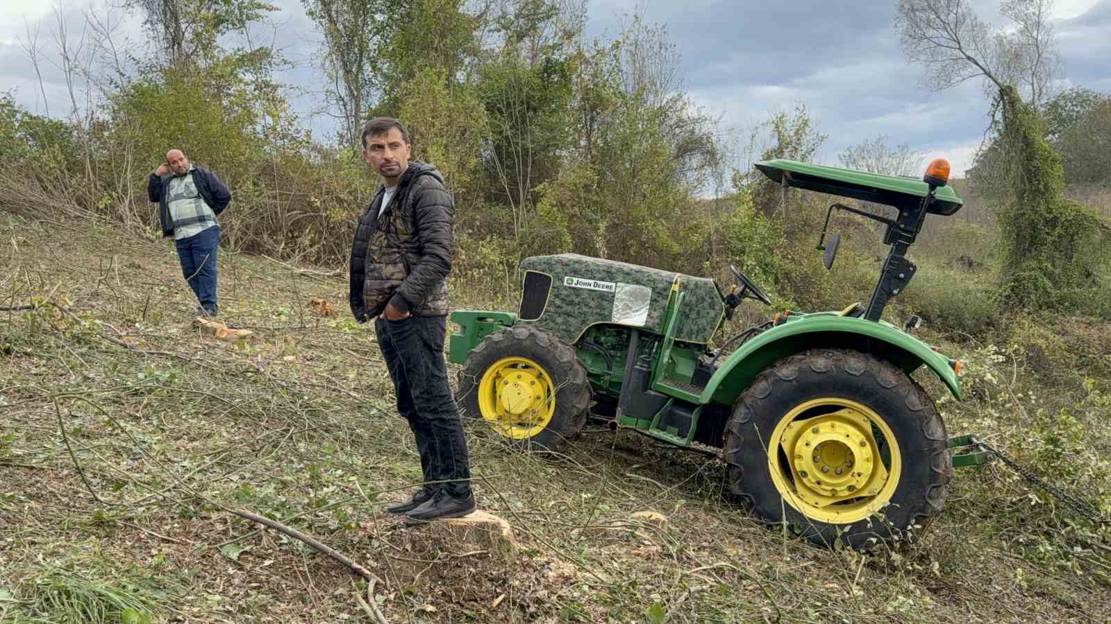 komsusuna-agac-kesiminde-yardim-ederken-hayatini-kaybetti