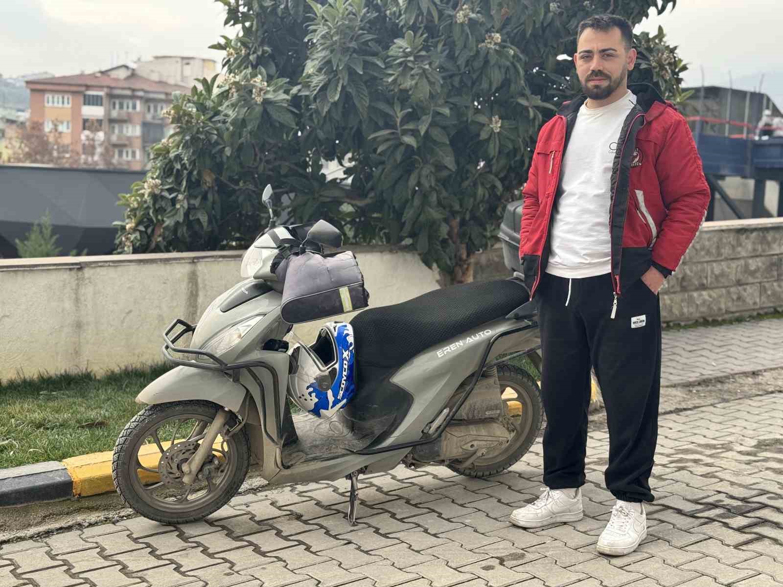 kurye-heimlich-manevrasiyla-bogulan-cocugu-kurtardi-o-anlar-kamerada