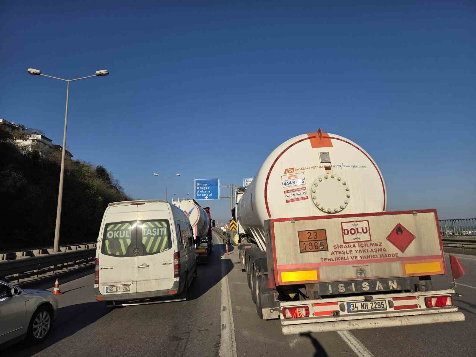 lpg-yuklu-tanker-otomobile-carpti-facianin-esiginden-donuldu