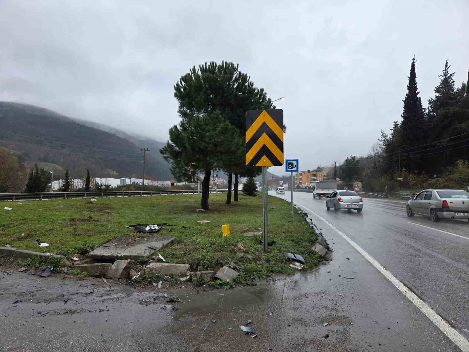 otomobil-ile-hafif-ticari-arac-carpisti-2-yarali