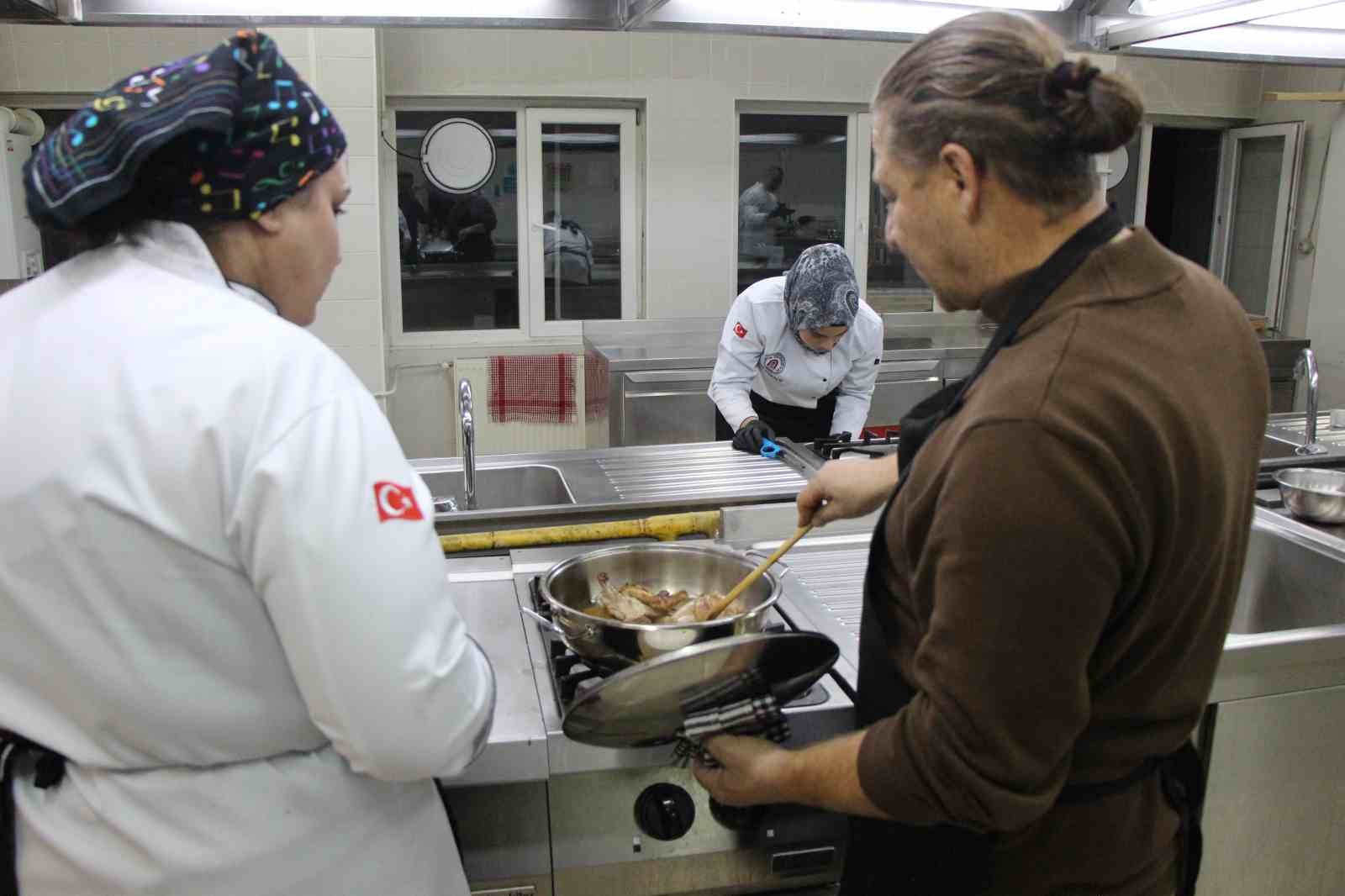 padisah-sofralarinin-vazgecilmeziydi-amasyada-sulun-eti-yeniden-sofralara-donuyor