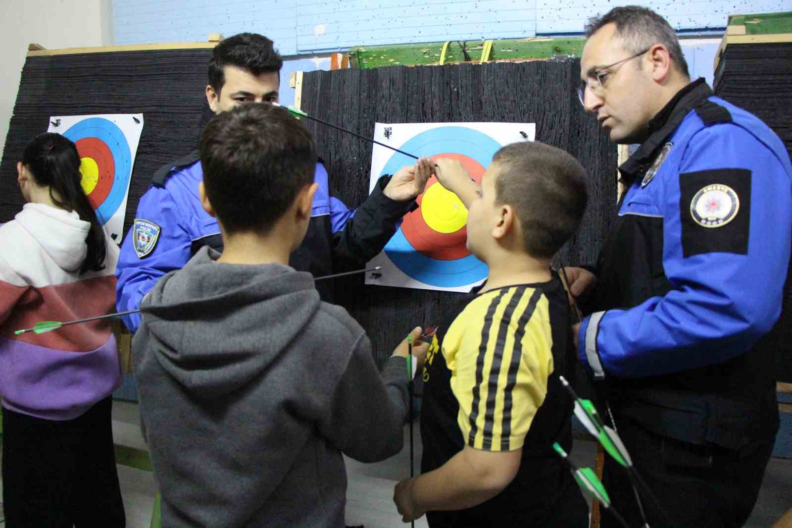 polislerin-destegiyle-okcu-oldular