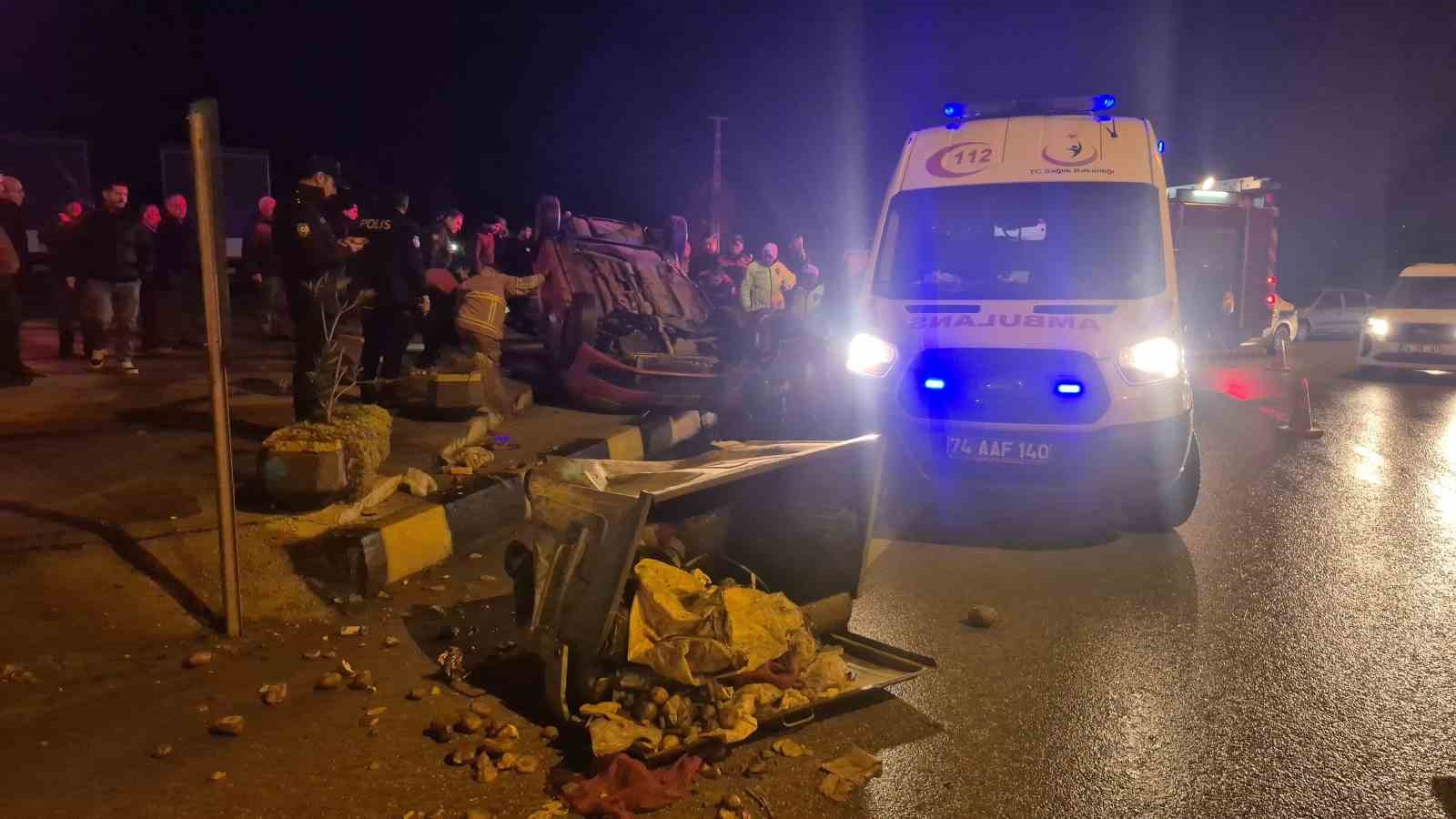 polisten-kacan-arac-takla-atti-3-yarali